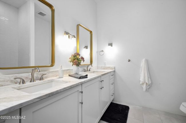 Bathroom 2 | Image 31