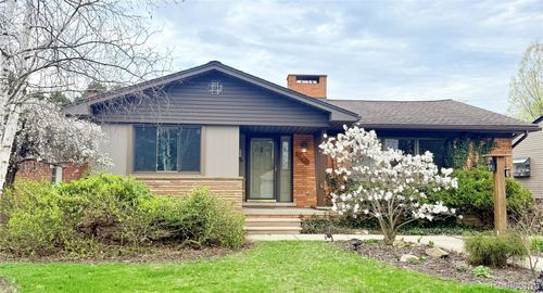 3915 Parkview Dr, Royal Oak, MI, 48073-6373 | Card Image