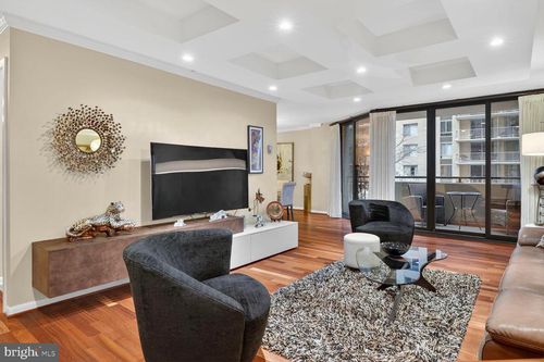 402w-4620 N Park Ave, CHEVY CHASE, MD, 20815-4581 | Card Image