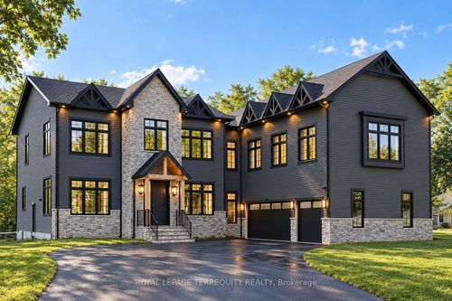 17 Connor Dr, Stouffville, ON, L4A2Z1 | Card Image