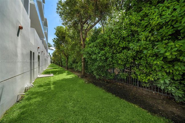 UNIT-13 - 100 S Pointe Dr, Condo with 3 bedrooms, 4 bathrooms and null parking in Miami Beach FL | Image 46