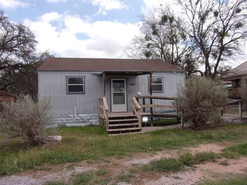 403 S Live Oak St, San Saba, TX, 76877-6017 | Card Image