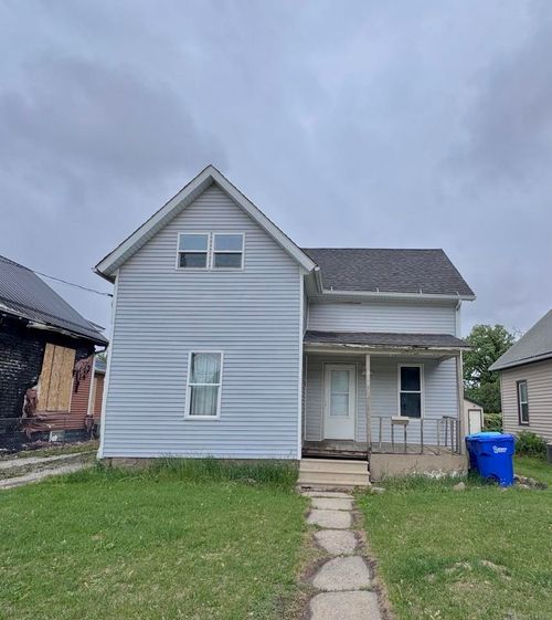 211 5th Ave Sw, Oelwein, IA, 50662-2227 | Card Image