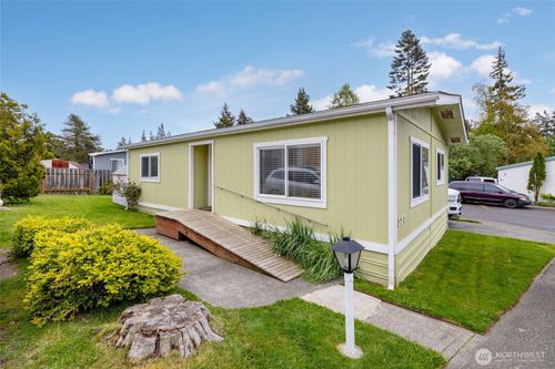 127-700 Nw Crosby Ave, Oak Harbor, WA, 98277-3868 | Card Image