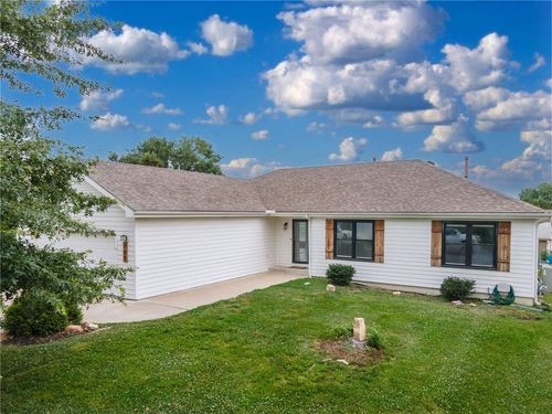 709 N Michigan Cir, Lawrence, KS, 66044-4087 | Card Image