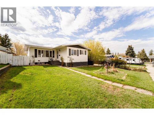1213 10th Avenue S, Cranbrook, BC, V1C2N7 | Card Image