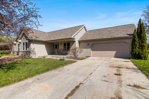 1016 Carver Ave, Howards Grove, WI, 53083-1328 | Card Image