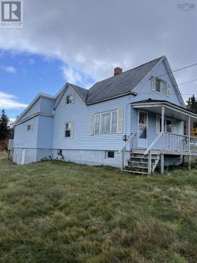 2590 New Waterford Highway, House other with 3 bedrooms, 1 bathrooms and null parking in South Bar NS | Image 1