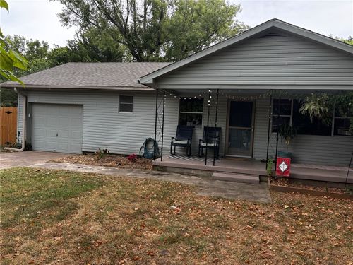 209 S Neal St, Prairie Grove, AR, 72753-3219 | Card Image