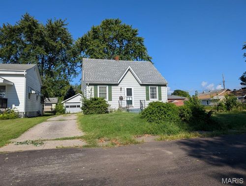 523 Lincoln Ave, East Alton, IL, 62024-1310 | Card Image