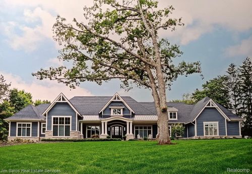 749 Lake Shore Rd, Grosse Pointe Shores, MI, 48236-1754 | Card Image