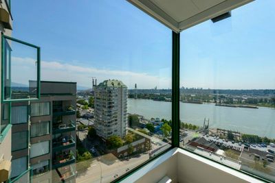 1405 - 420 Carnarvon St, Condo with 2 bedrooms, 2 bathrooms and 1 parking in New Westminster BC | Image 2