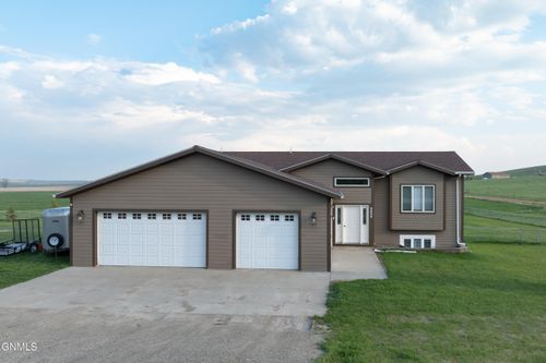 9996 36e St Sw, Gladstone, ND, 58630-8600 | Card Image