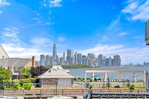 apt-22-110 Shearwater Ct, Jersey City, NJ, 07305-5403 | Card Image