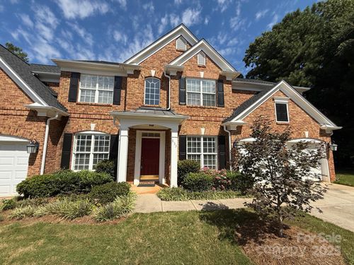 833 Treverton Dr, Matthews, NC, 28105-1631 | Card Image