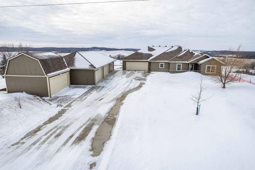 20733 E Dane Prairie Rd, Fergus Falls, MN, 56537-8267 | Card Image