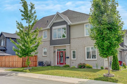 674 Putney Cres, Stittsville, ON, K2S2N7 | Card Image