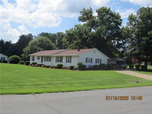 3261 Us 311 Hwy N, Pine Hall, NC, 27042-8147 | Card Image