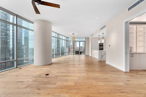 15e-200 Congress Ave, Austin, TX, 78701-4534 | Card Image