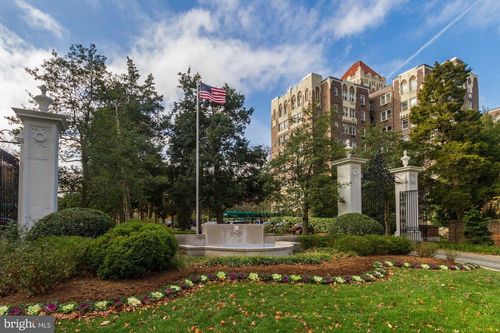 842b-4000 Cathedral Ave Nw, WASHINGTON, DC, 20016-5209 | Card Image