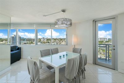 1625 - 7135 Collins Ave, Condo with 2 bedrooms, 2 bathrooms and null parking in Miami Beach FL | Image 3