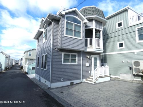 14 E Beach Way, Lavallette, NJ, 08735 | Card Image