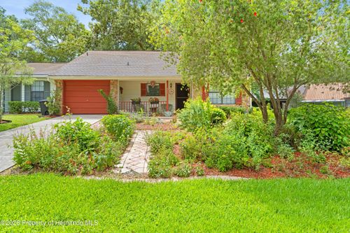 827 Darby Ln, BROOKSVILLE, FL, 34601-3136 | Card Image