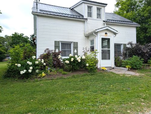 179 Church St, Smiths Falls, ON, K7A0K2 | Card Image