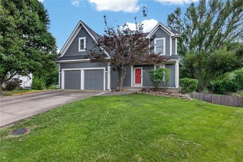 15570 S Alden St, Olathe, KS, 66062-3376 | Card Image