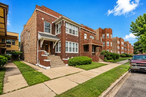 11221 S King Dr, Chicago, IL, 60628-4510 | Card Image