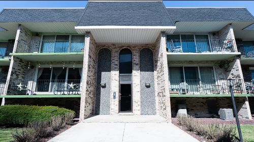 1w-9140 S Pulaski Rd, Oak Lawn, IL, 60453-1953 | Card Image