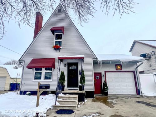 102 N Hampton St, Bay City, MI, 48708-6764 | Card Image