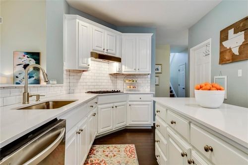 3-10 Juniper Berry Way, Austin, TX, 78734-6215 | Card Image