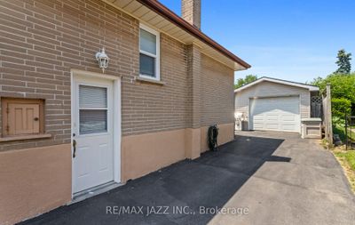 296 Humber Ave, House other with 3 bedrooms, 2 bathrooms and 6 parking in Oshawa ON | Image 3