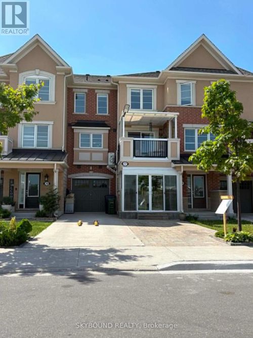 77 Cleanside Rd, Scarborough, ON, M1L0J4 | Card Image