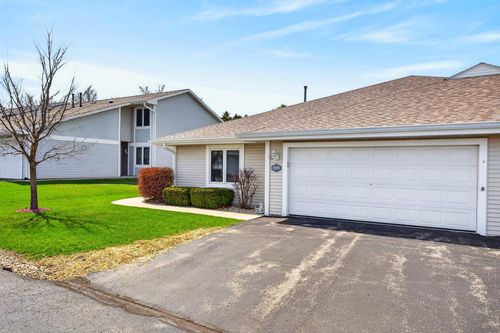 207 Hartford Square, Hartford, WI, 53027 | Card Image