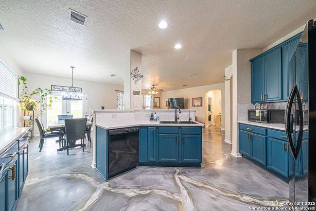 137 Springtree Shadow, House other with 4 bedrooms, 3 bathrooms and null parking in Cibolo TX | Image 5