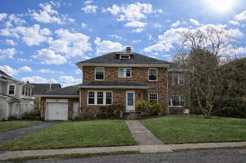 41 Dartmouth St, Holyoke, MA, 01040-2053 | Card Image