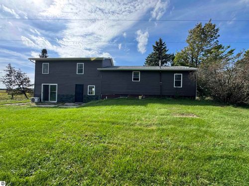 930 Reed Road, Sterling, MI, 48659 | Card Image