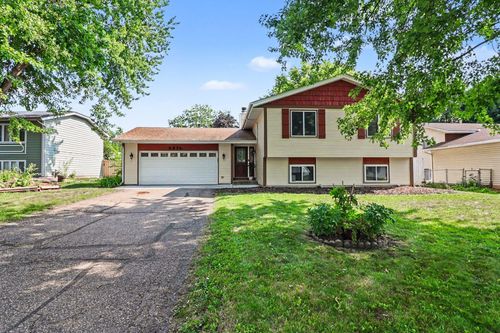 5675 W 137th St, Savage, MN, 55378-1885 | Card Image