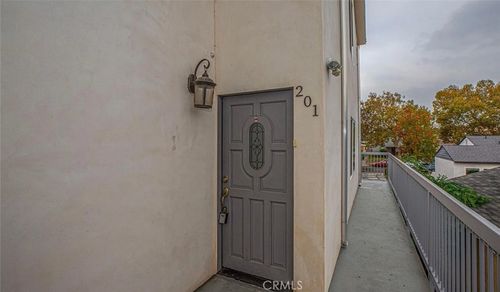 201-242 W Linden Ave., Burbank, CA, 91502 | Card Image