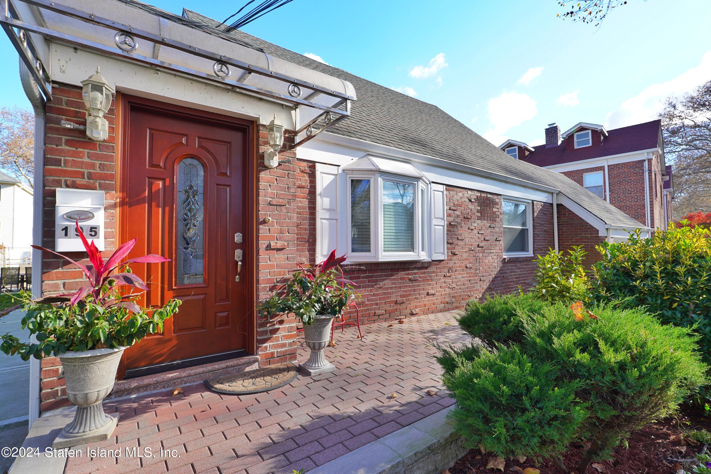 Prescott Ave, Staten Island, NY 10306