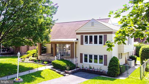 919 Brighton Ave, READING, PA, 19606-1419 | Card Image