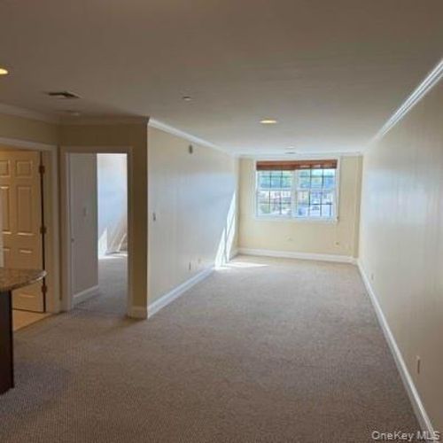 14 Willis Ave, Syosset, NY, 11791-3730 | Card Image