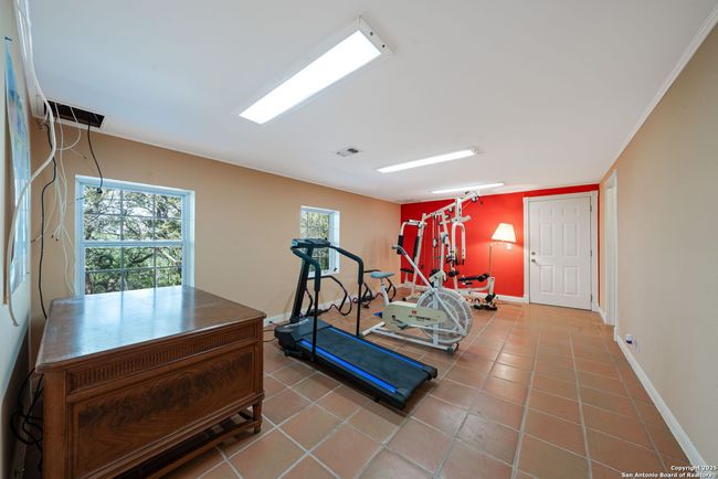 388 Oak Trl, House other with 3 bedrooms, 5 bathrooms and null parking in Pipe Creek TX | Image 25