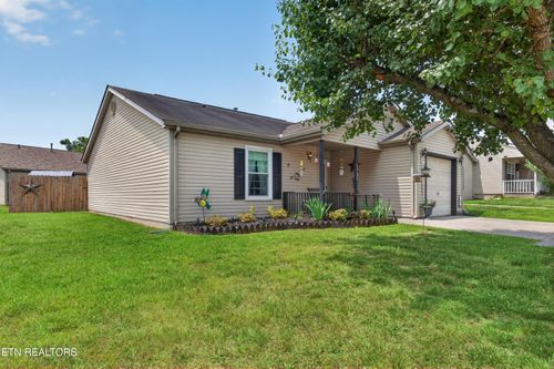 1721 Cape Brittany Way, Knoxville, TN, 37932-2070 | Card Image