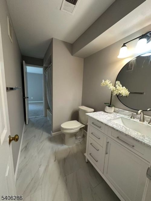 95-95 Jamestown Rd, Basking Ridge, NJ, 07920-3047 | Card Image