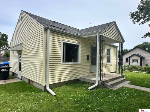 3264 Madison Street, Omaha, NE, 68107 | Card Image