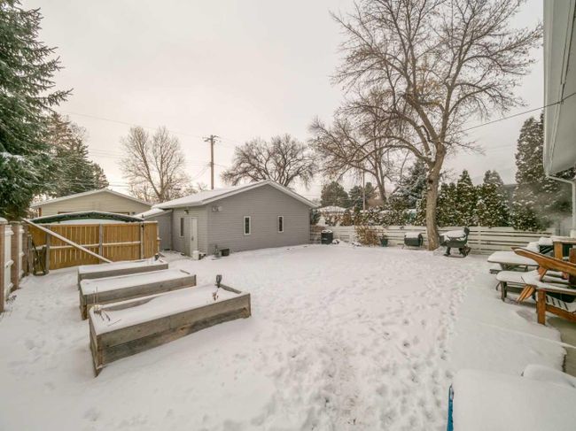 1806 14 Avenue S, Home with 4 bedrooms, 2 bathrooms and 3 parking in Lethbridge AB | Image 35