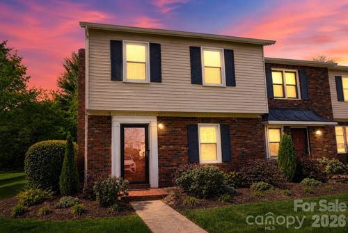 36-2705 N Center St, Hickory, NC, 28601-1344 | Card Image